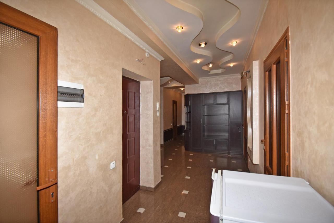 Armenak Apartment 5-Комнатная Yerevan Exterior foto