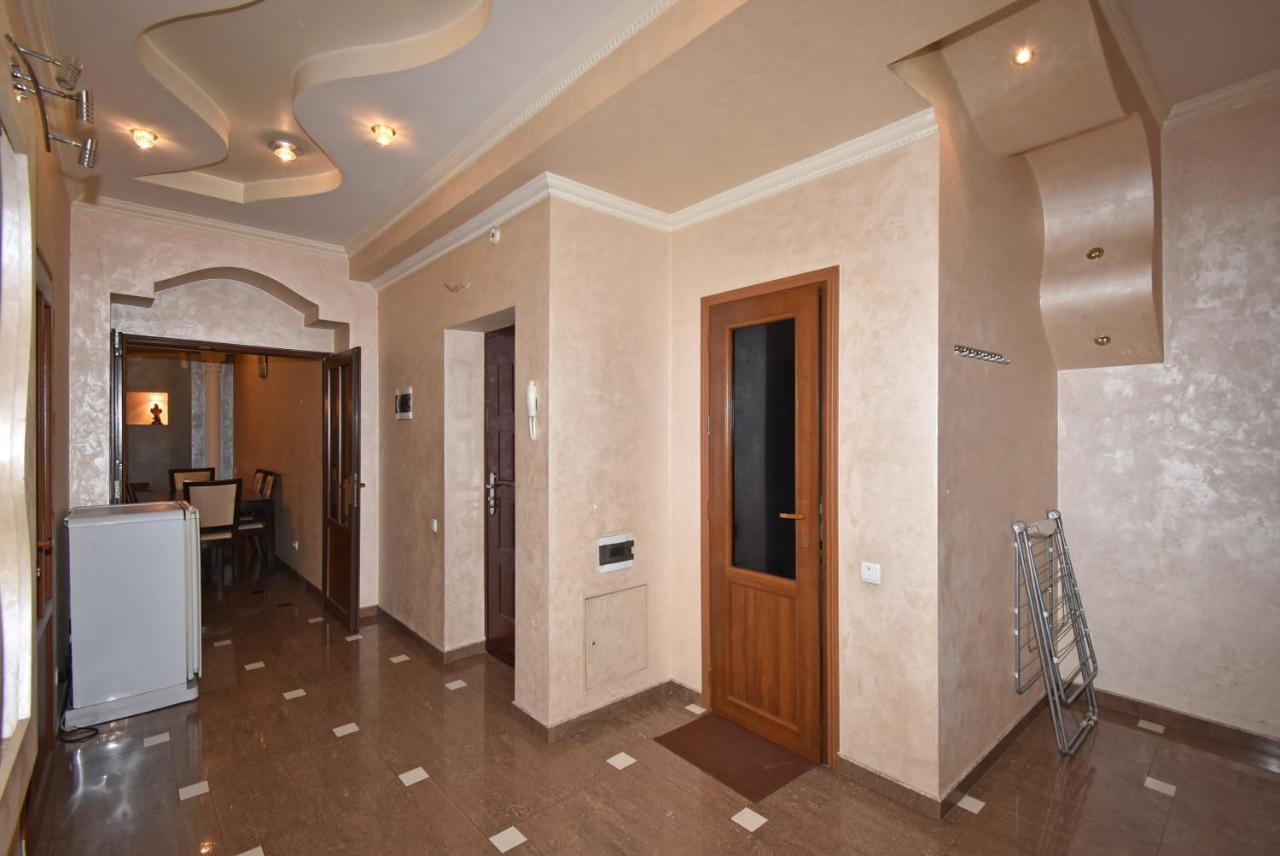 Armenak Apartment 5-Комнатная Yerevan Exterior foto