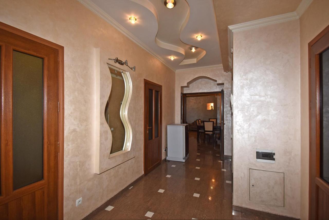 Armenak Apartment 5-Комнатная Yerevan Exterior foto