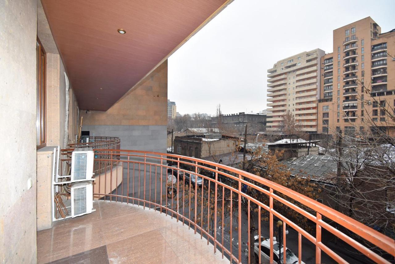 Armenak Apartment 5-Комнатная Yerevan Exterior foto