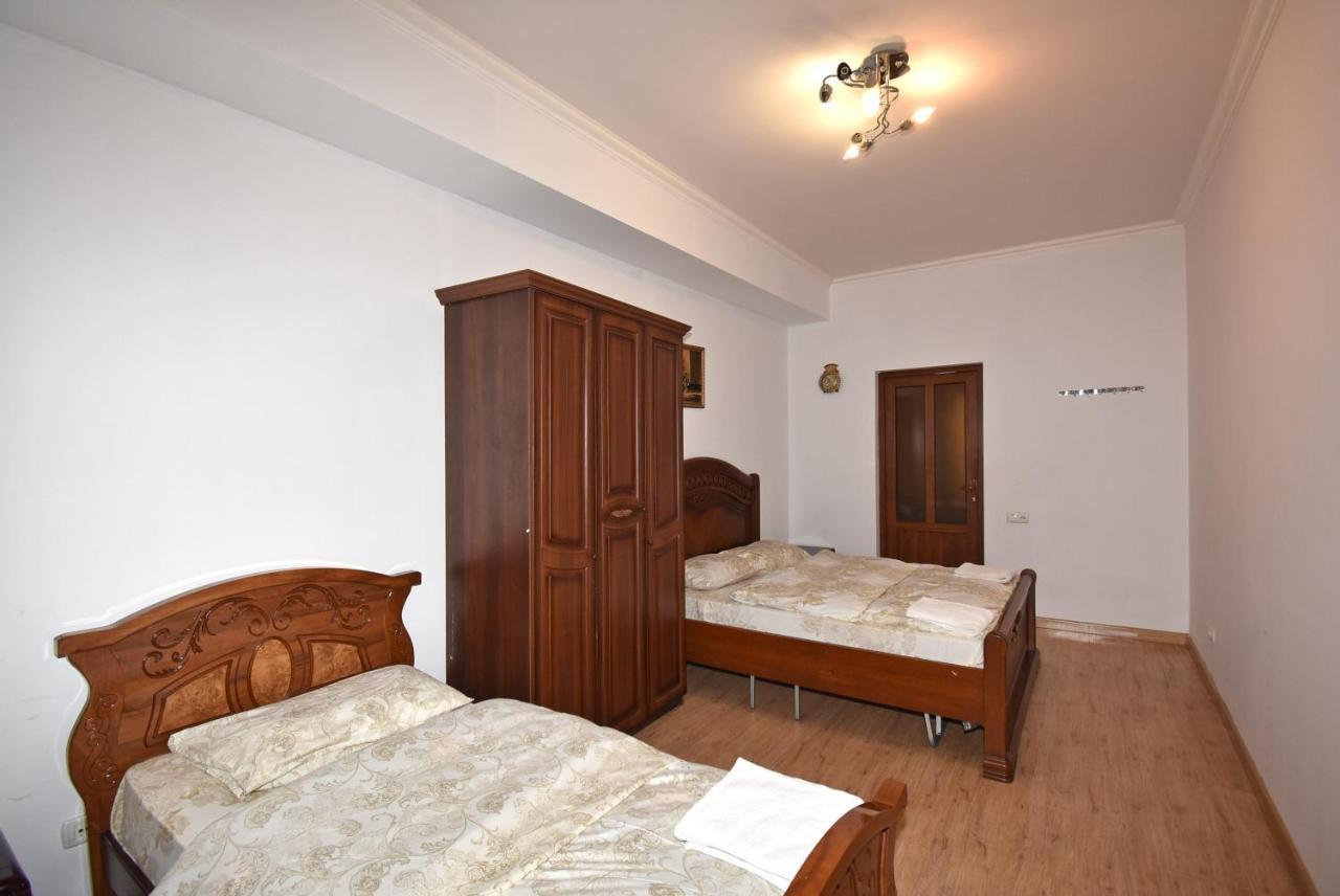 Armenak Apartment 5-Комнатная Yerevan Exterior foto