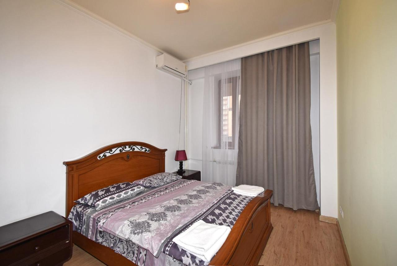 Armenak Apartment 5-Комнатная Yerevan Exterior foto